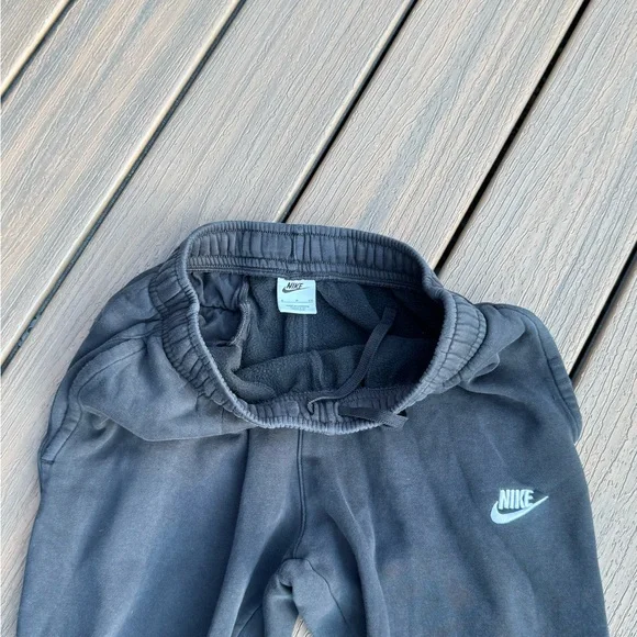 Nike Men's Black Joggers - Picture 2 of 4